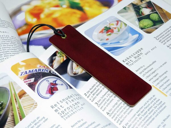 Leder Lesezeichen OX Bloody
